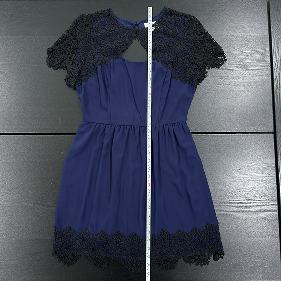 Pins and Needles Navy Blue and Black Lace Caplet Dress - M - Picture 8 of 10
